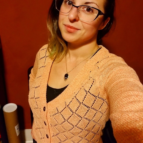 Meet your Posher, Mikaila - Picture 3 of 4